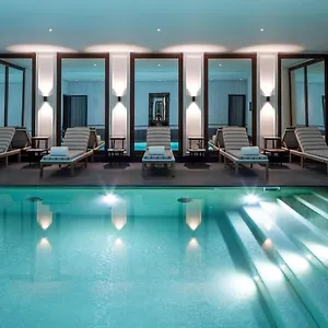 J.k. Place 5*, Paris France